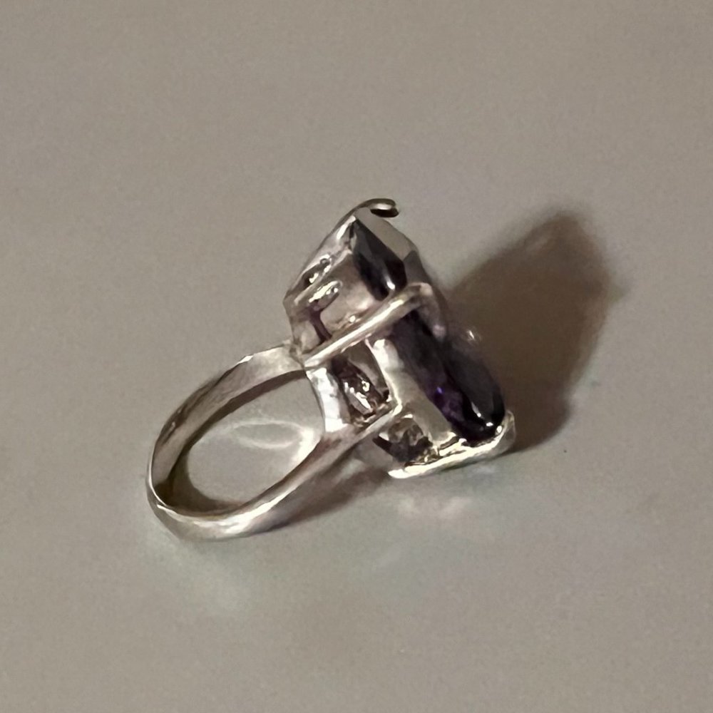 Large Faceted Purple Stone Statement Ring Size 8.5 - image 2